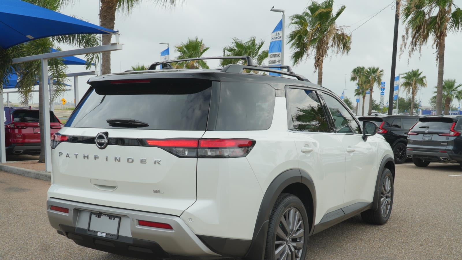 2023 Nissan Pathfinder SL