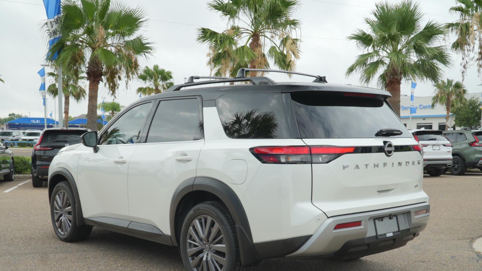 2023 Nissan Pathfinder SL
