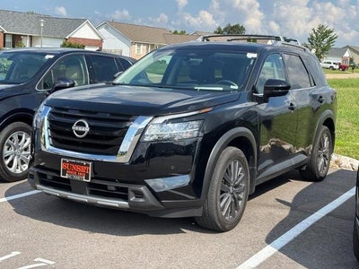 2024 Nissan Pathfinder SL 4DR SUV