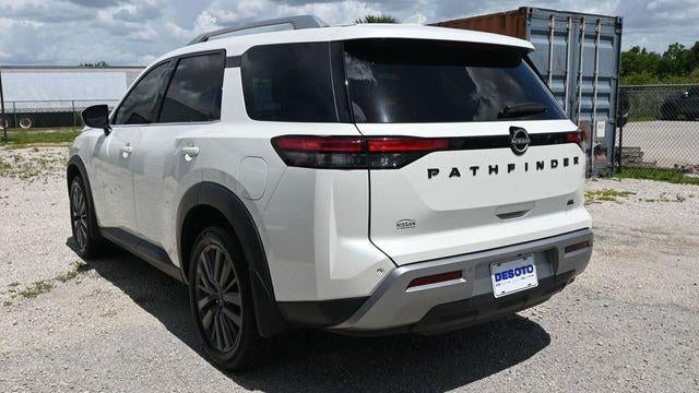 2022 Nissan Pathfinder SL