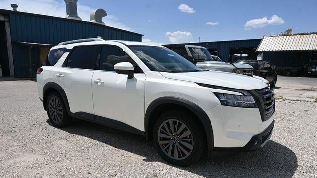 2022 Nissan Pathfinder SL