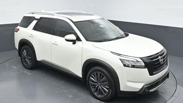 2022 Nissan Pathfinder SL