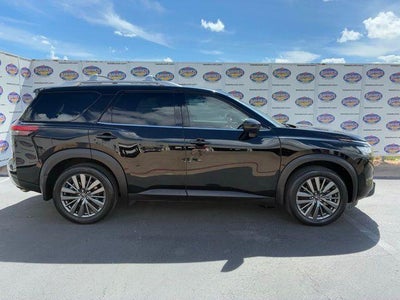 2024 Nissan Pathfinder SL 4DR SUV