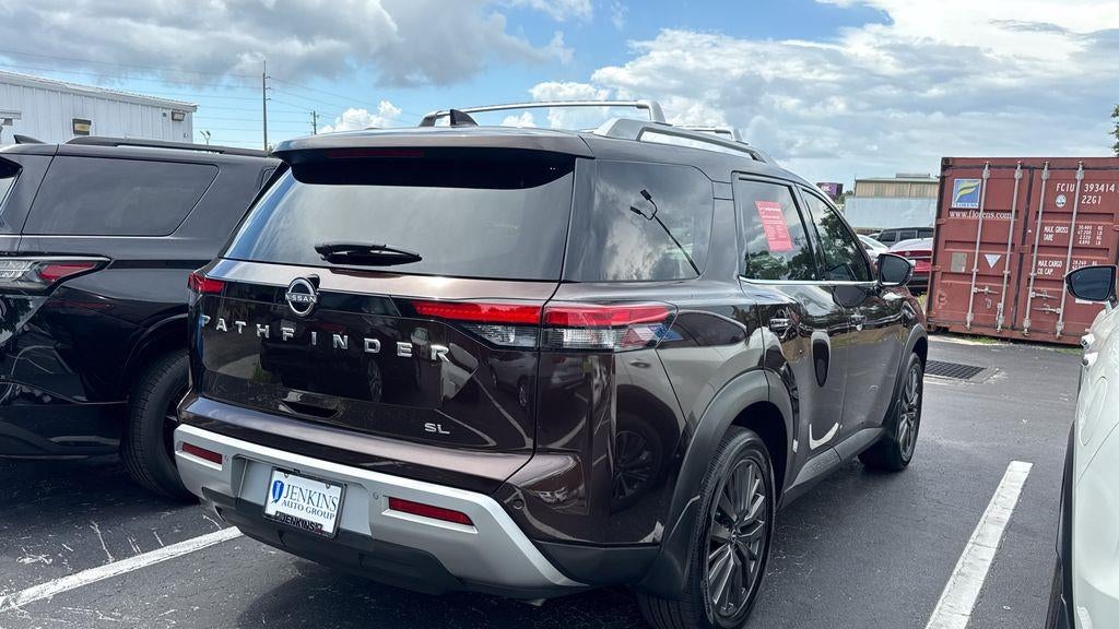 2022 Nissan Pathfinder SL