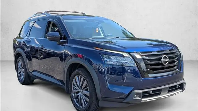 2023 Nissan Pathfinder SL
