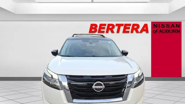2022 Nissan Pathfinder SL