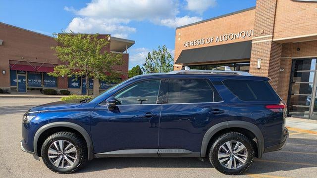 2023 Nissan Pathfinder SL