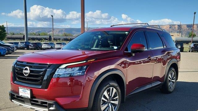 2022 Nissan Pathfinder SL