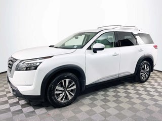 2025 Nissan Pathfinder with Everest White Pearl Tricoat Exterior
