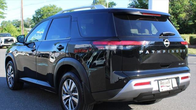 2022 Nissan Pathfinder SL