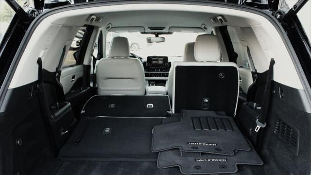 2022 Nissan Pathfinder SL