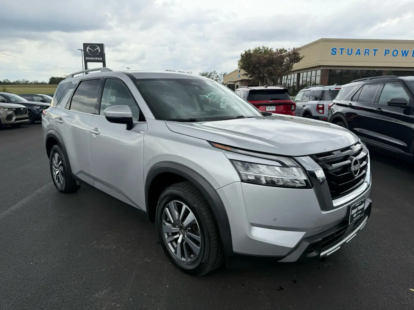2023 Nissan Pathfinder - $27,999