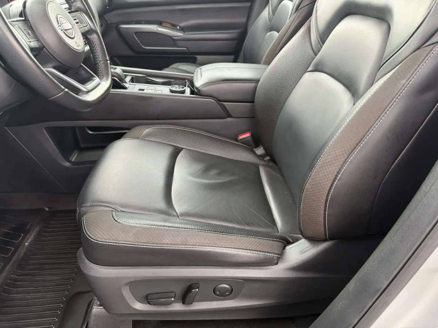 2023 Nissan Pathfinder - $27,999