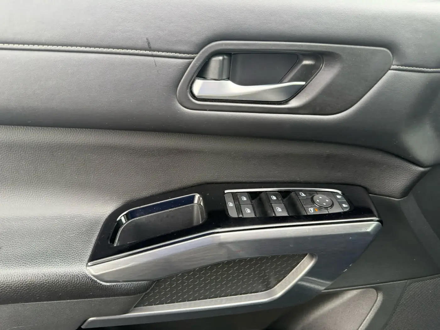 2023 Nissan Pathfinder - $27,999