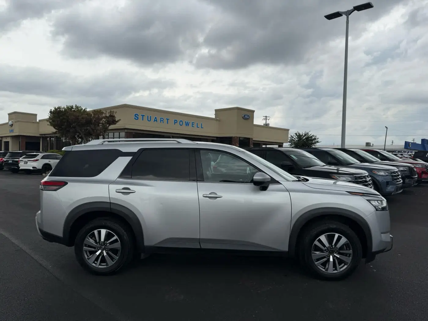 2023 Nissan Pathfinder - $27,999