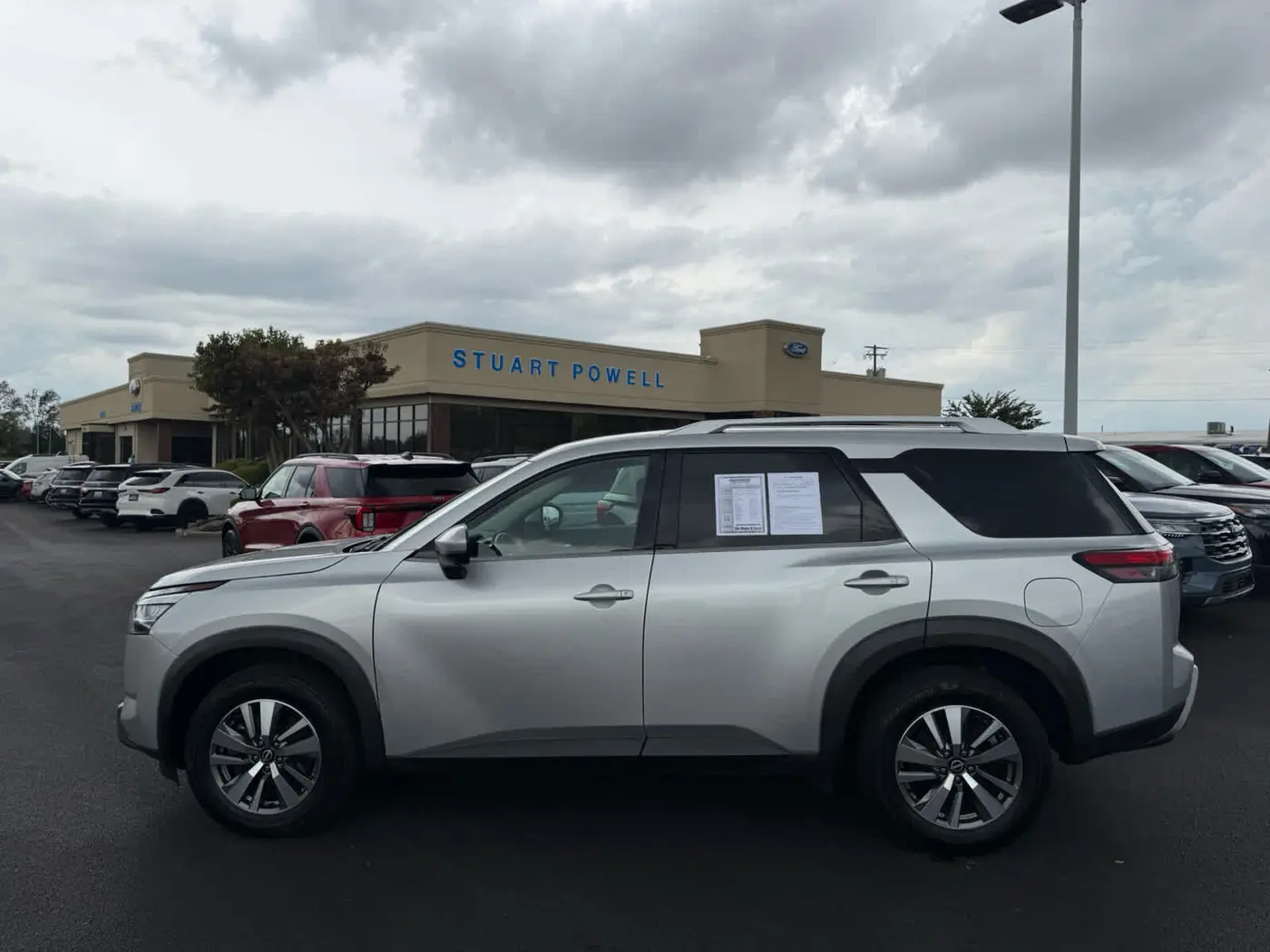 2023 Nissan Pathfinder - $27,999