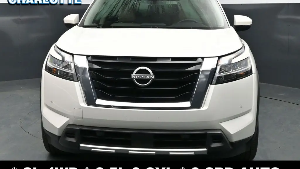 2023 Nissan Pathfinder SL