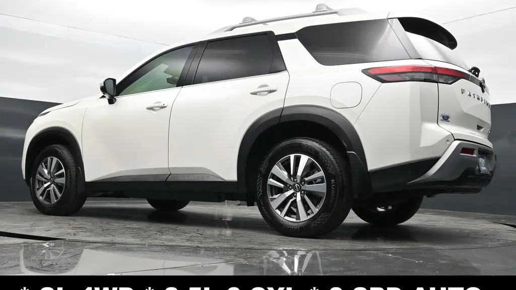 2023 Nissan Pathfinder SL