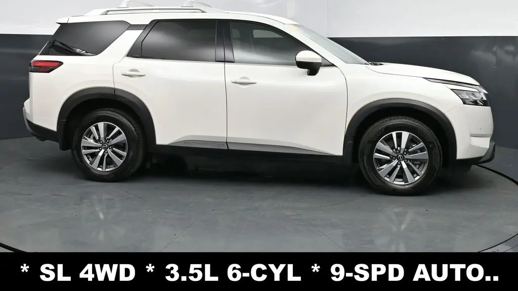 2023 Nissan Pathfinder SL