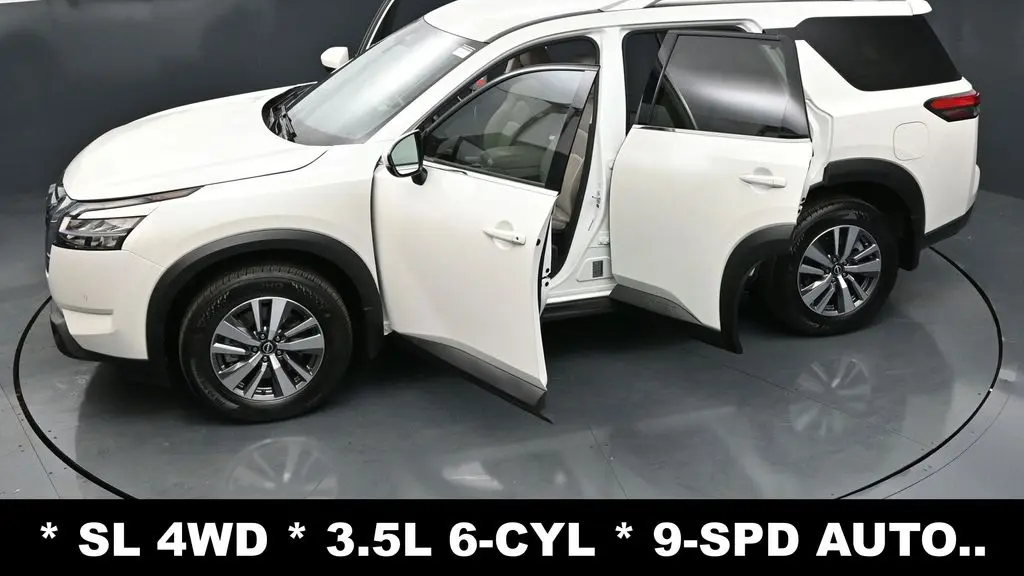 2023 Nissan Pathfinder SL
