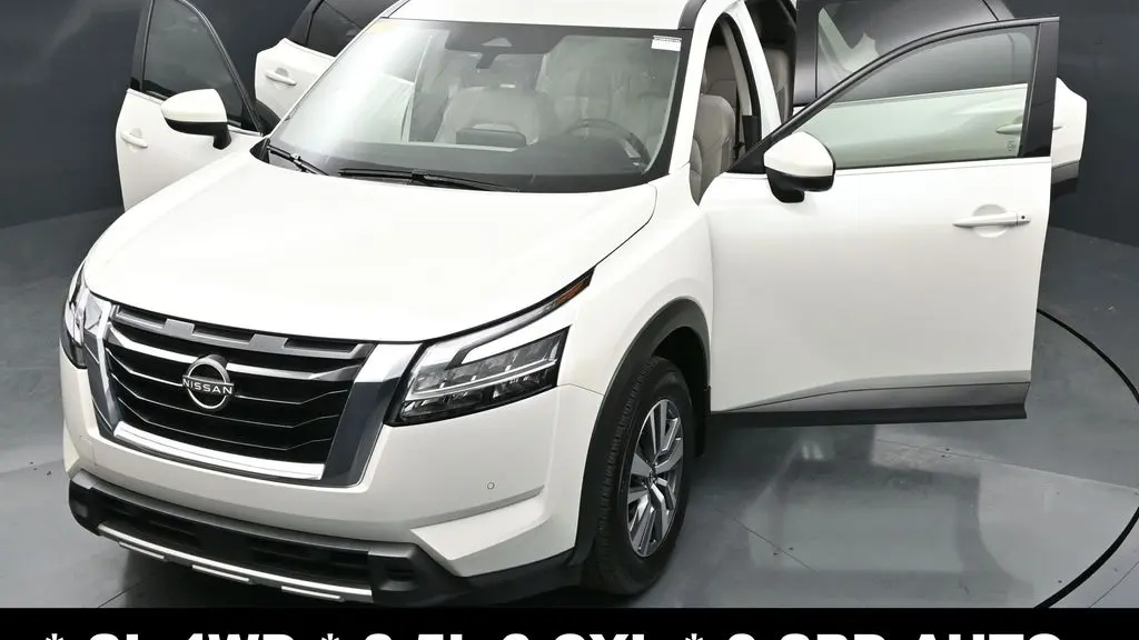 2023 Nissan Pathfinder SL
