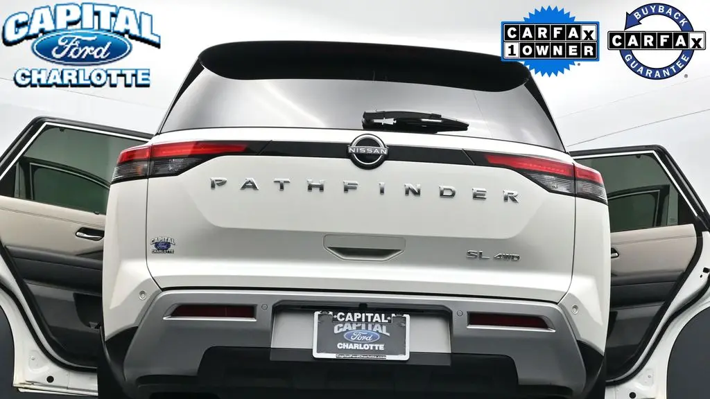 2023 Nissan Pathfinder SL