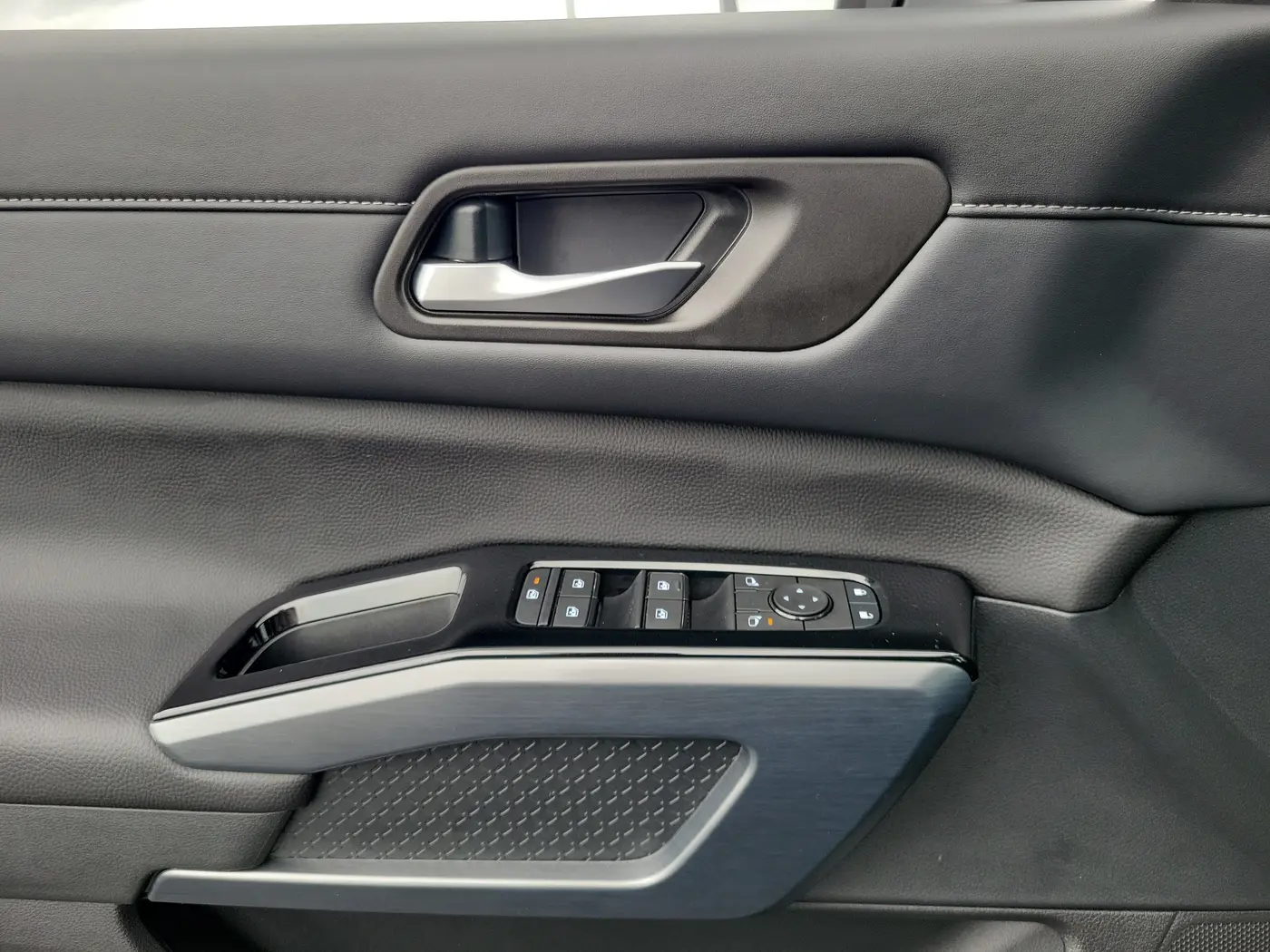 2025 Nissan Pathfinder - $39,500