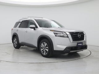 2022 Nissan Pathfinder with Brilliant Silver Metallic Exterior