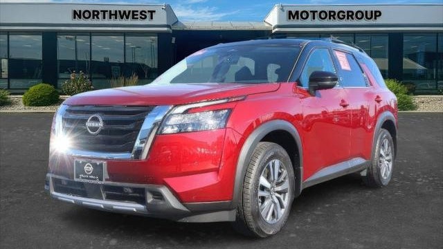 2025 Nissan Pathfinder SL