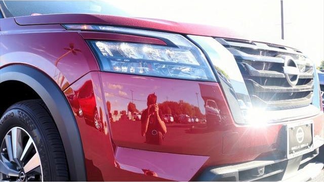2025 Nissan Pathfinder SL