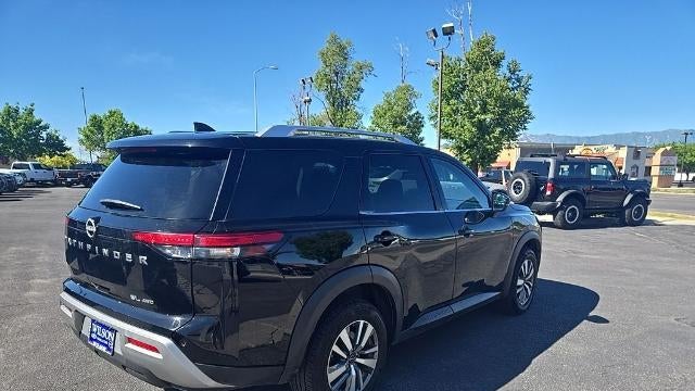 2025 Nissan Pathfinder SL