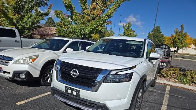 2025 Nissan Pathfinder SL