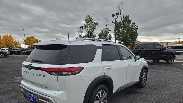 2025 Nissan Pathfinder SL