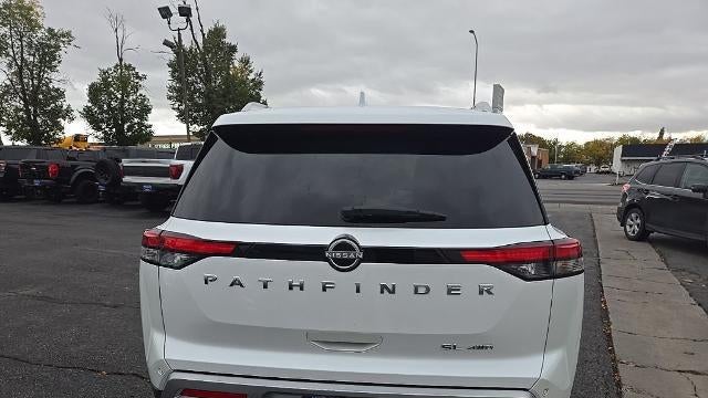 2025 Nissan Pathfinder SL