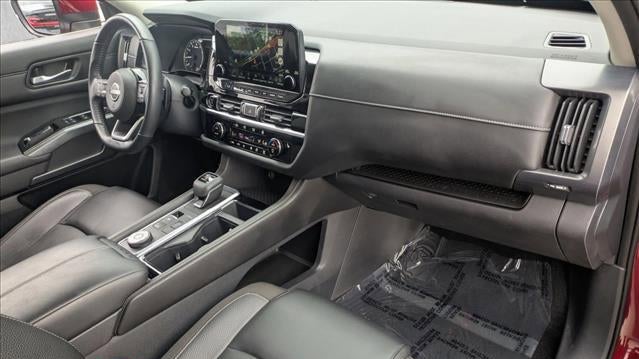 2022 Nissan Pathfinder SL