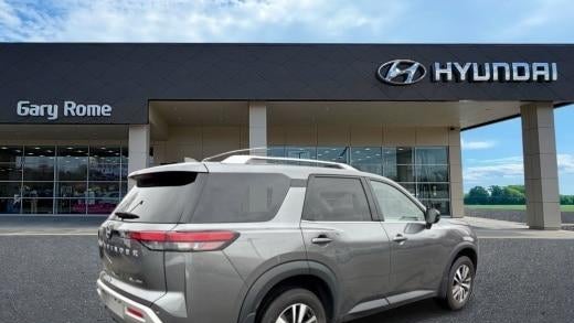 2024 Nissan Pathfinder SL