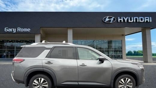 2024 Nissan Pathfinder SL