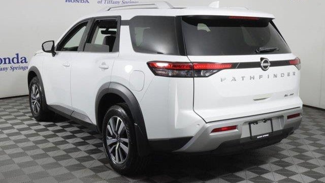 2025 Nissan Pathfinder SL