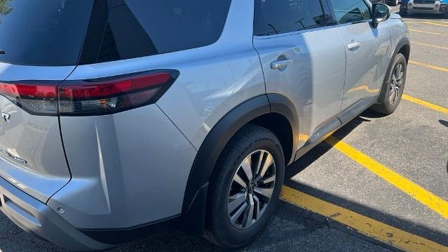 2023 Nissan Pathfinder SL