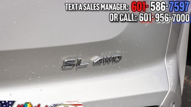 2025 Nissan Pathfinder SL