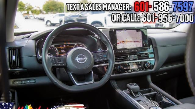 2025 Nissan Pathfinder SL