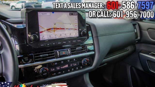 2025 Nissan Pathfinder SL