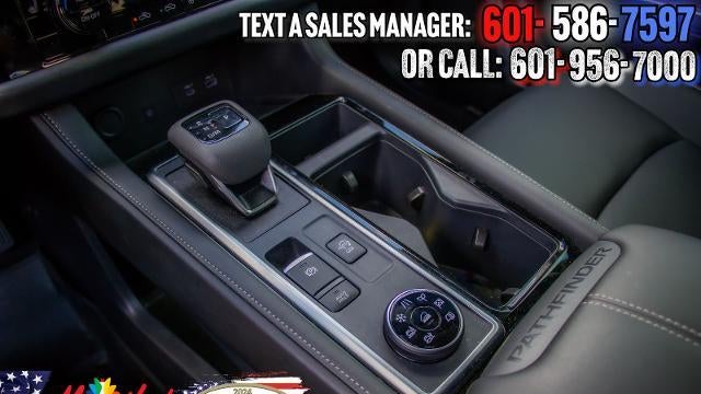 2025 Nissan Pathfinder SL