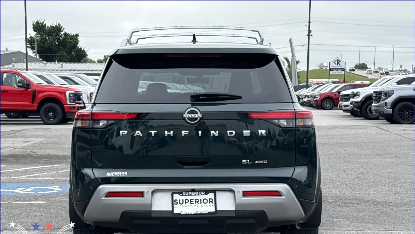 2024 Nissan Pathfinder SL