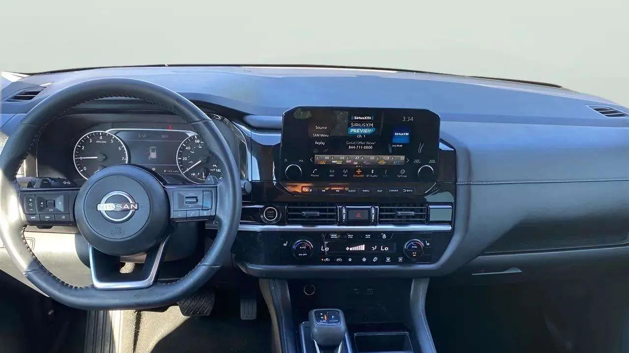 2022 Nissan Pathfinder SL