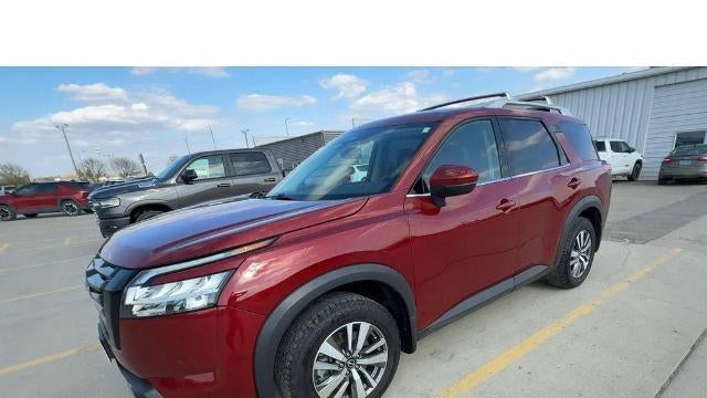 2022 Nissan Pathfinder SL