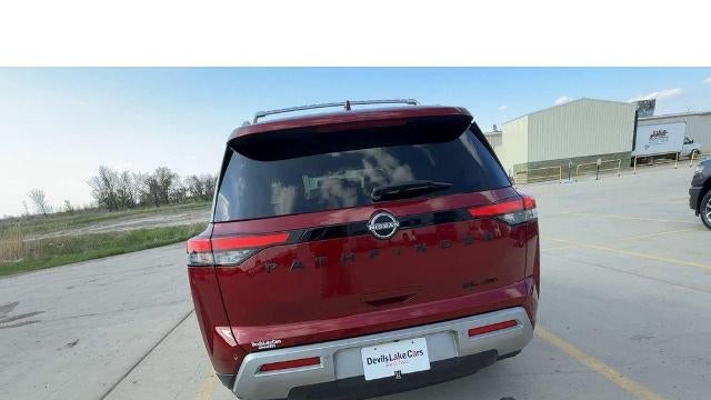 2022 Nissan Pathfinder SL