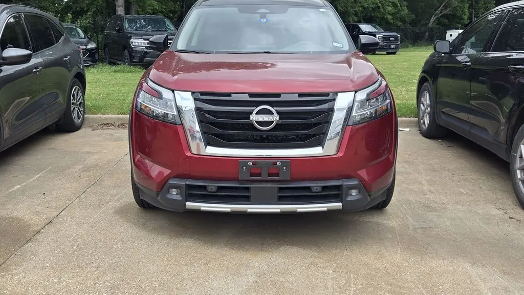 2022 Nissan Pathfinder SL