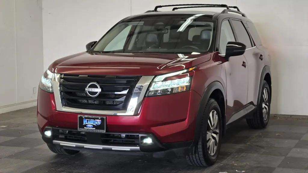 2022 Nissan Pathfinder SL