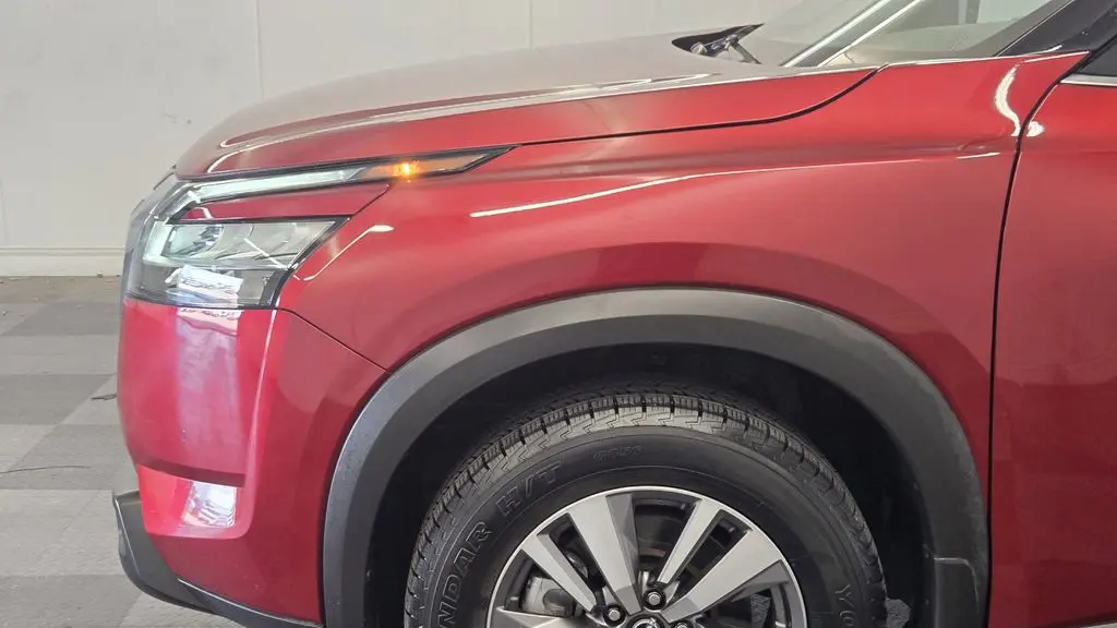 2022 Nissan Pathfinder SL